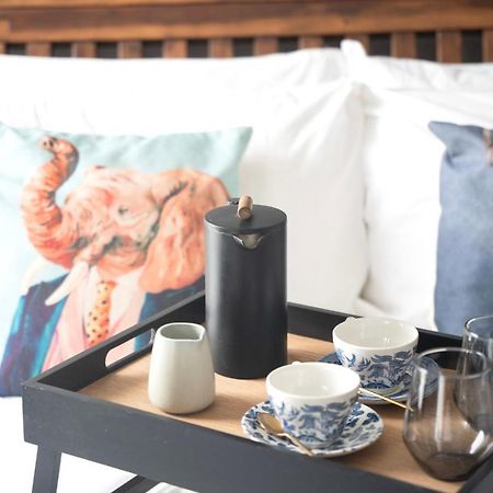 A Stylish 2 Bed Apartment In Cobh Town - Lux Stay 외부 사진