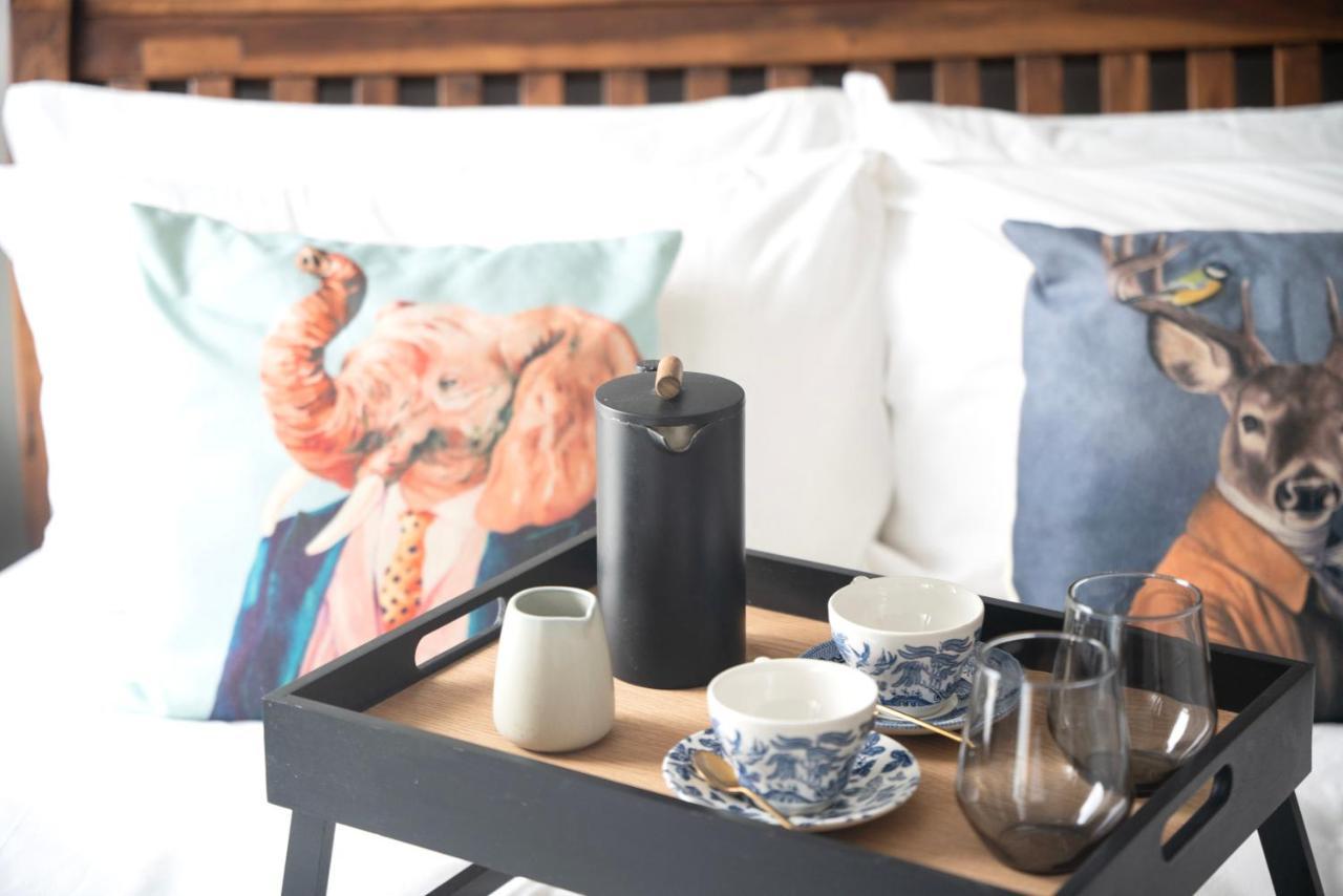 A Stylish 2 Bed Apartment In Cobh Town - Lux Stay 외부 사진